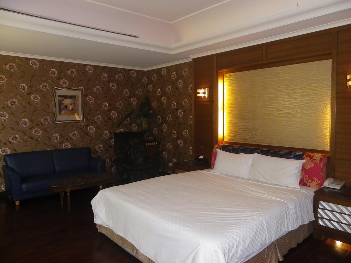 סינצ'ו סיטי Sunflower Motel מראה חיצוני תמונה